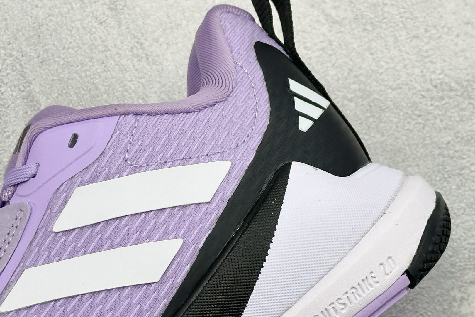 210 Adidas Novaflight 2 M 阿迪达斯舒适时尚百搭跑步鞋 JP9761