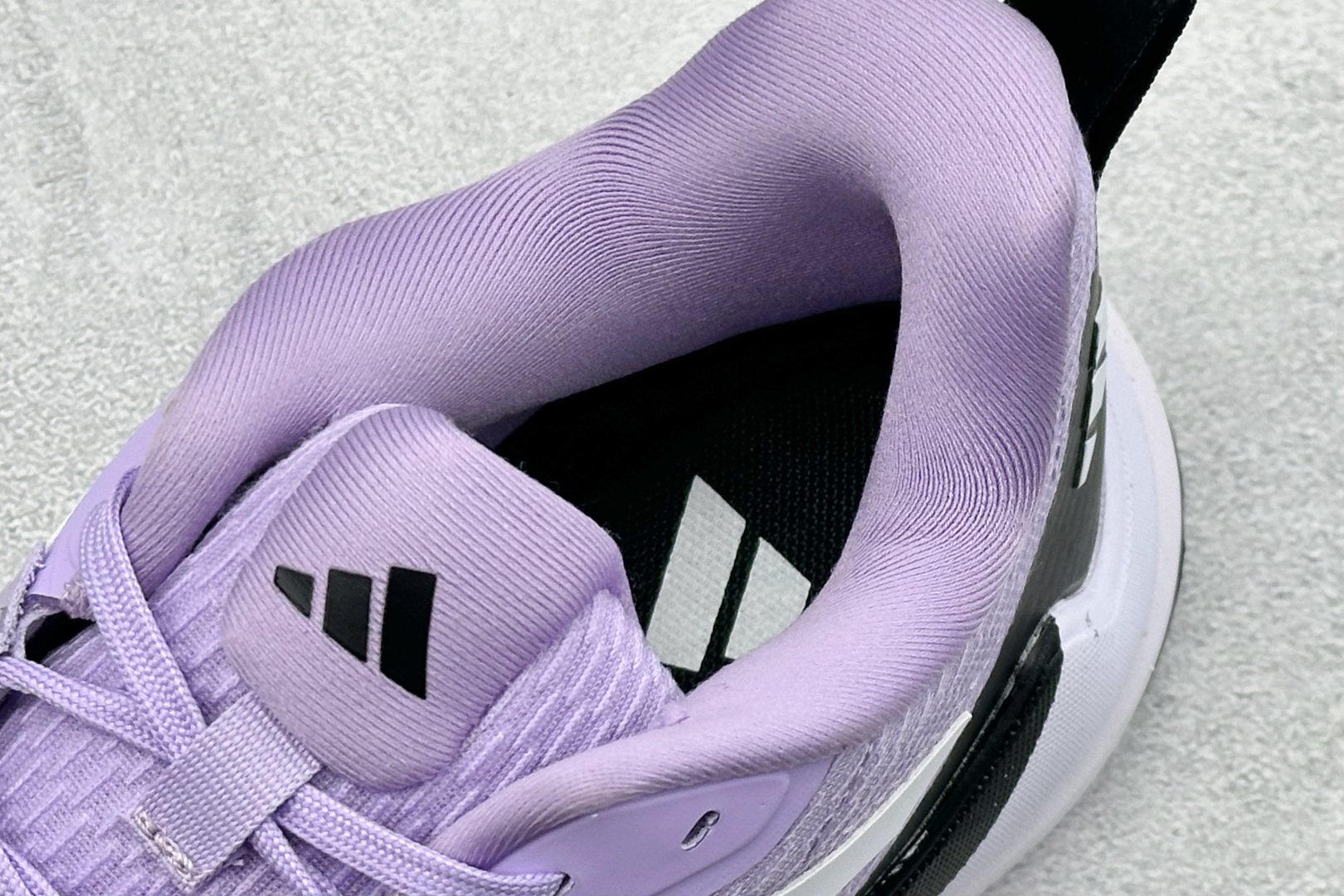 210 Adidas Novaflight 2 M 阿迪达斯舒适时尚百搭跑步鞋 JP9761