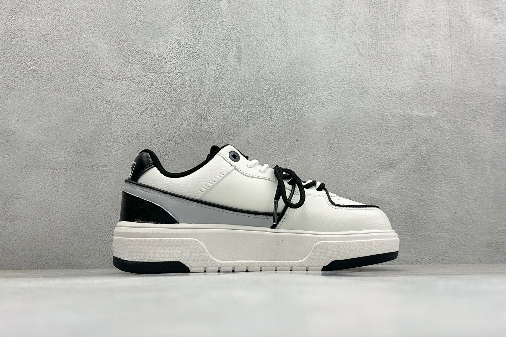 300 MLB CHUNKY 印花网红老爹学长鞋 涂鸦恶作剧 3ASXCA12N-Chinese UA Cheap High Quatity Brand Clothes Bags handbags Sneakers wholesale wholesaler seller from China Factory suppliers Fashion Clothing Shoes best Quality Beautiful Price 300 MLB CHUNKY 印花网红老爹学长鞋 涂鸦恶作剧 3ASXCA12N