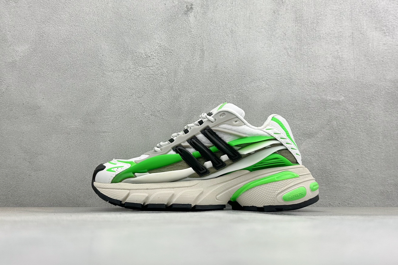 200 Adidas Adistar Jellyfish 水母系列 耐磨透气低帮老爹鞋 JP9266