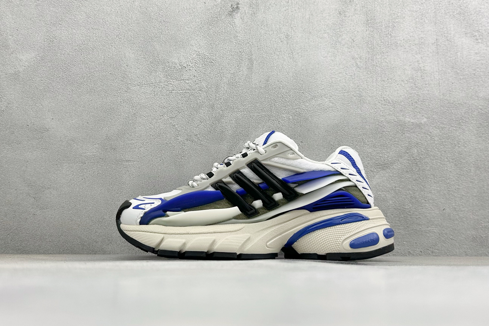 200 Adidas Adistar Jellyfish 水母系列 耐磨透气低帮老爹鞋 JP9266
