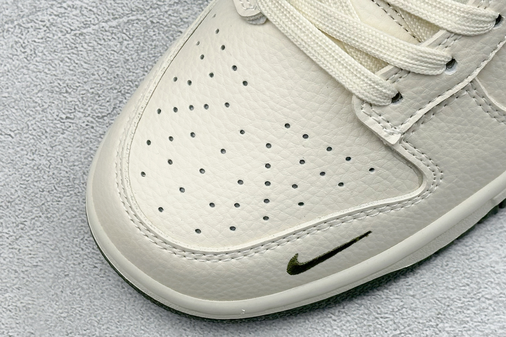 280 Nike Dunk Low 米白橄榄绿 鬼脸定制款 奶白基底碰撞复古橄榄绿 TX1688-024-Chinese UA Cheap High Quatity Brand Clothes Bags handbags Sneakers wholesale wholesaler seller from China Factory suppliers Fashion Clothing Shoes best Quality Beautiful Price 280 Nike Dunk Low 米白橄榄绿 鬼脸定制款 奶白基底碰撞复古橄榄绿 TX1688-024