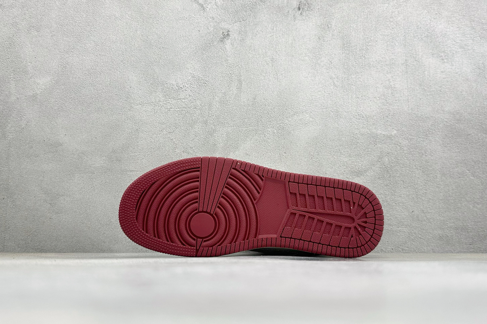 230 FENDI芬迪潮流时尚低帮 休闲运动鞋系列-Chinese UA Cheap High Quatity Brand Clothes Bags handbags Sneakers wholesale wholesaler seller from China Factory suppliers Fashion Clothing Shoes best Quality Beautiful Price 230 FENDI芬迪潮流时尚低帮 休闲运动鞋系列