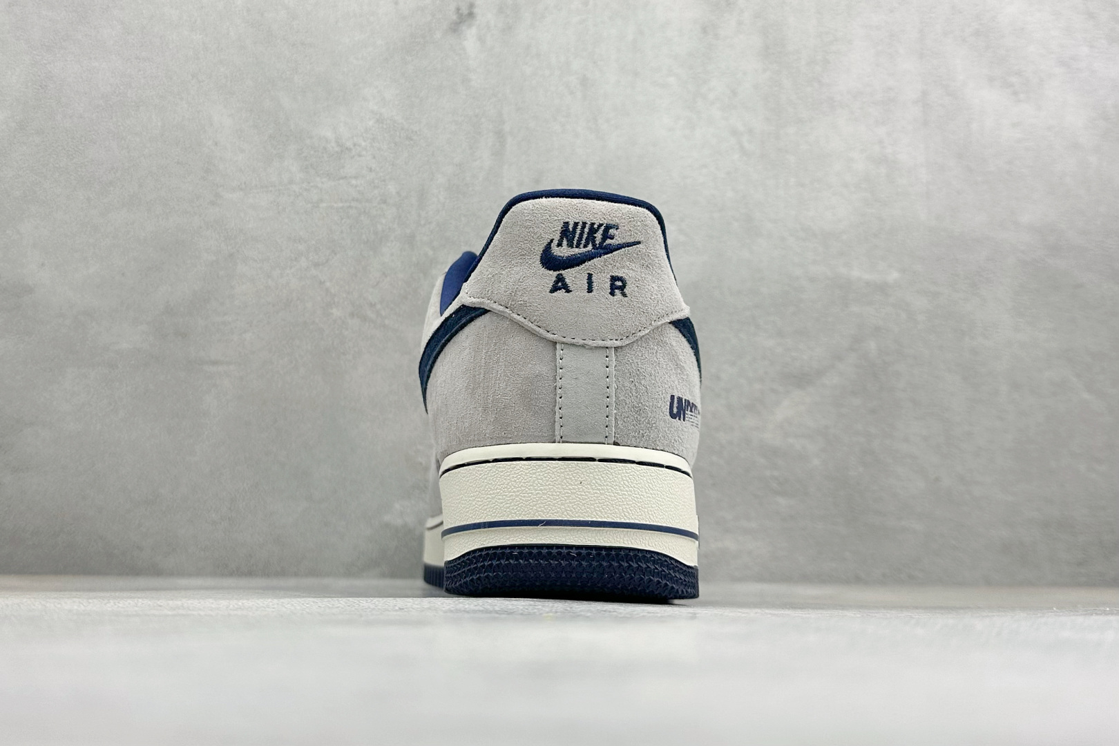 260 SC版Nike Air Force 1 x Undefeated 联名款 ”灰蓝碰撞” 经典新生 FV3694-113-Chinese UA Cheap High Quatity Brand Clothes Bags handbags Sneakers wholesale wholesaler seller from China Factory suppliers Fashion Clothing Shoes best Quality Beautiful Price 260 SC版Nike Air Force 1 x Undefeated 联名款 ”灰蓝碰撞” 经典新生 FV3694-113