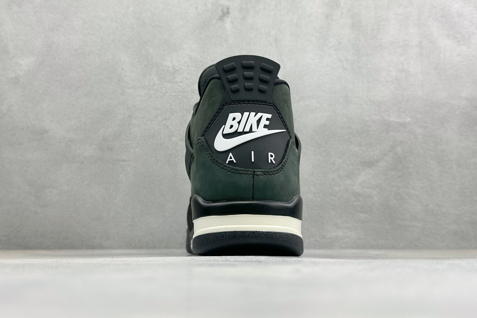 380 F版Jordan Air Jordan 4 Pine Green 联名款 黑绿 HF4340-001-Chinese UA Cheap High Quatity Brand Clothes Bags handbags Sneakers wholesale wholesaler seller from China Factory suppliers Fashion Clothing Shoes best Quality Beautiful Price 380 F版Jordan Air Jordan 4 Pine Green 联名款 黑绿 HF4340-001