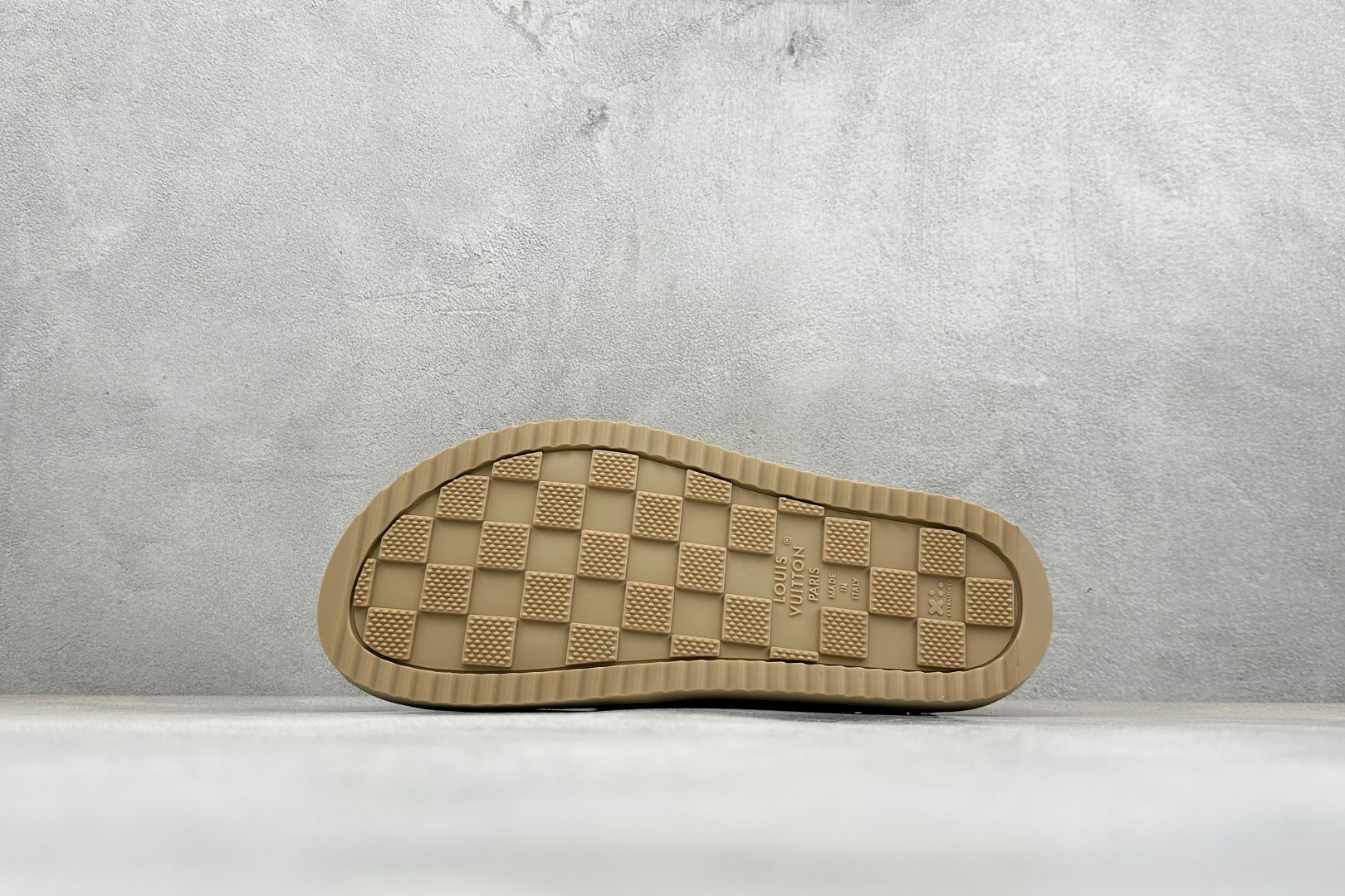 360 LV驴家 Easy 绒面小牛皮 勃肯半包头拖鞋-Chinese UA Cheap High Quatity Brand Clothes Bags handbags Sneakers wholesale wholesaler seller from China Factory suppliers Fashion Clothing Shoes best Quality Beautiful Price 360 LV驴家 Easy 绒面小牛皮 勃肯半包头拖鞋