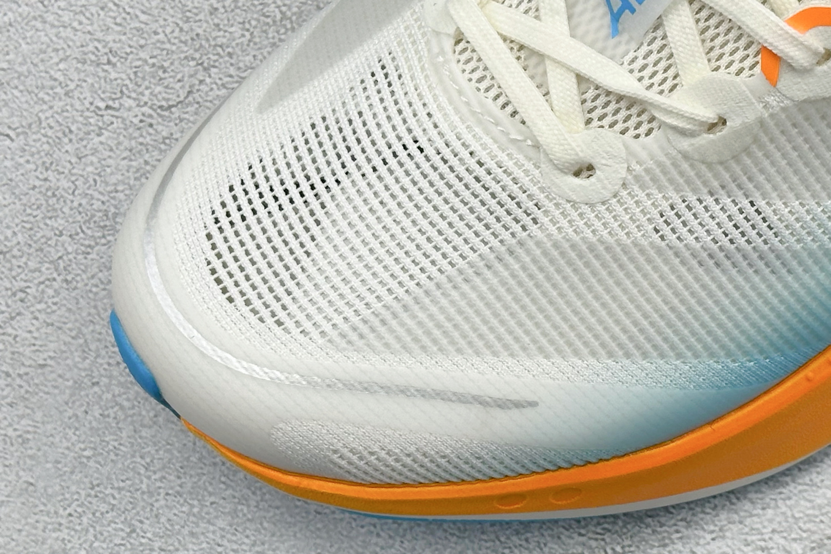 180 AD Adizero Boston 13 透气网布竞速跑鞋 JH6336