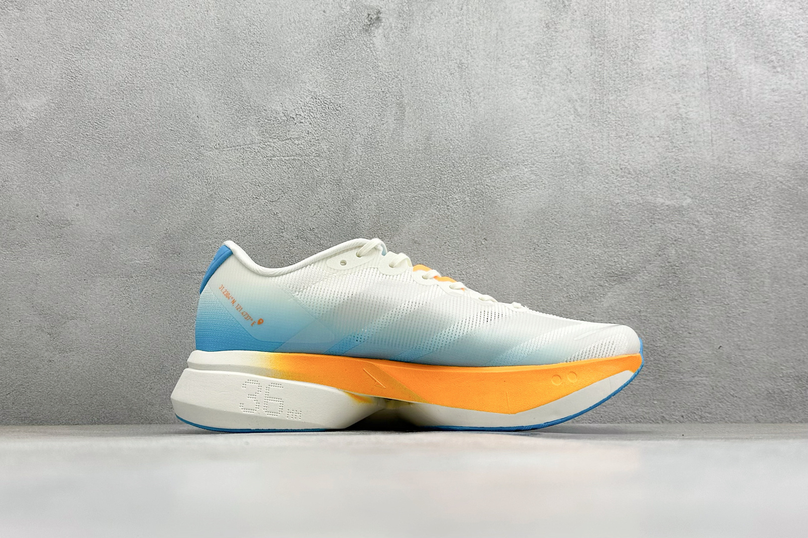 180 AD Adizero Boston 13 透气网布竞速跑鞋 JH6336