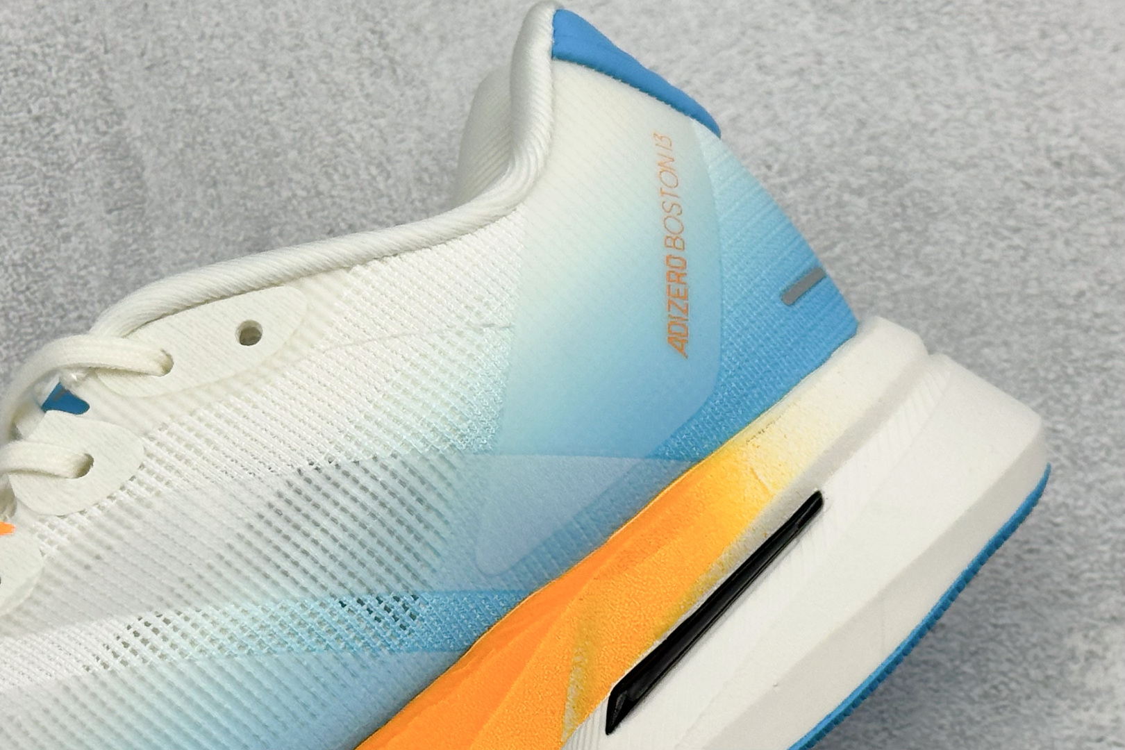 180 AD Adizero Boston 13 透气网布竞速跑鞋 JH6336