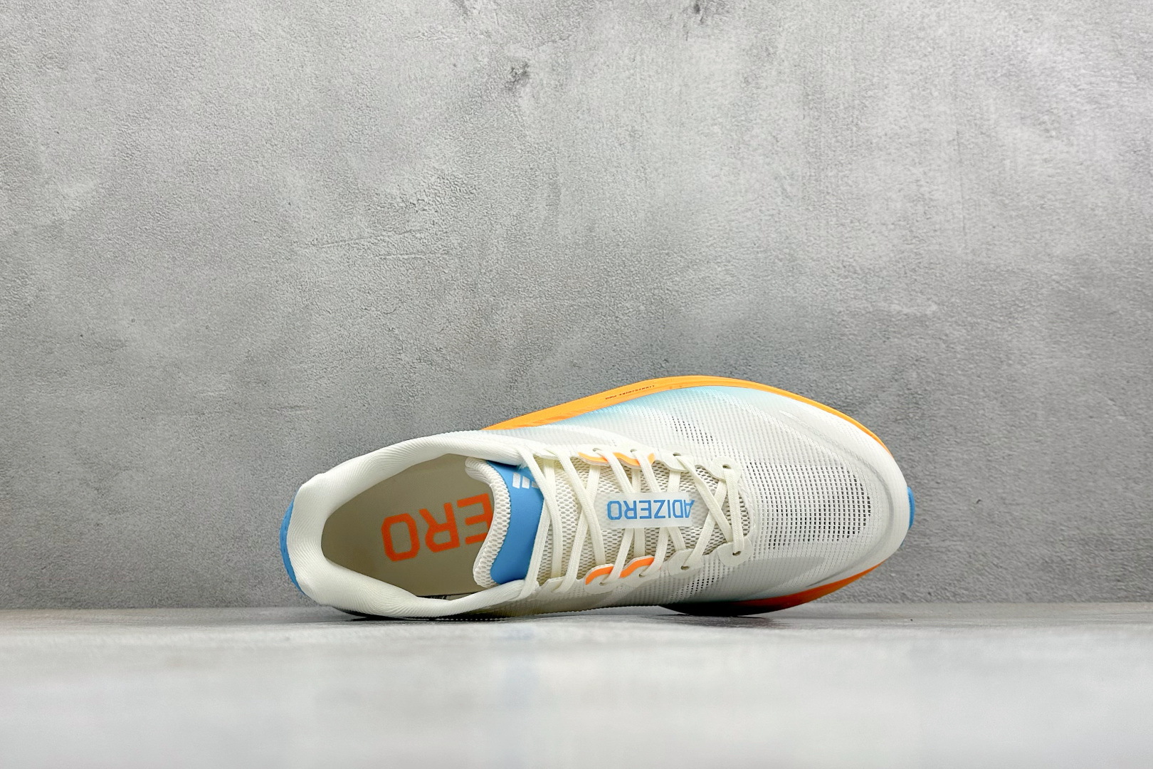 180 AD Adizero Boston 13 透气网布竞速跑鞋 JH6336