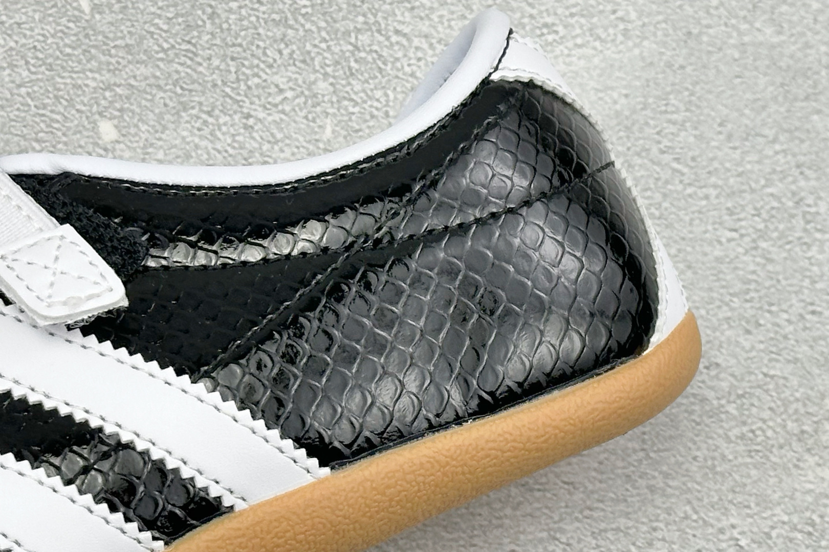 Adidas Tokyo W 阿迪达斯 舒适百搭经典休闲运动鞋 KI4313