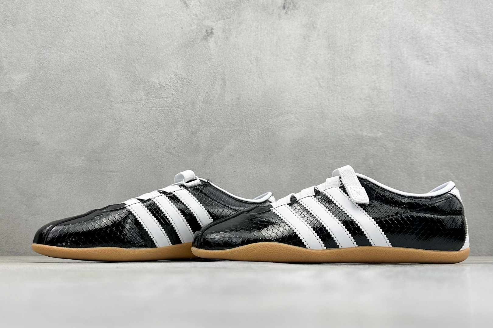 Adidas Tokyo W 阿迪达斯 舒适百搭经典休闲运动鞋 KI4313