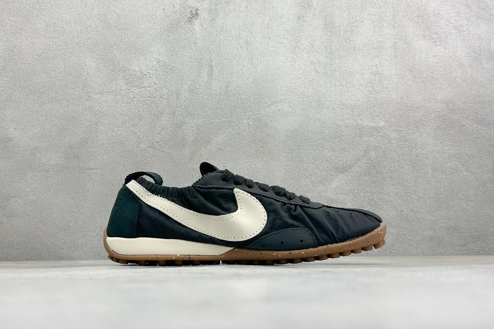 Jacquemus x Nike Moon Shoe SP 网红薄底低帮生活休闲鞋 HV8547-001-Top High Quatity Cheap Sneakers Fashion Clothing Clothes Bags handbags Shoes of all Brand wholesale With The best Quality And Beautiful Price from China Factory Chinese suppliers wholesaler seller Jacquemus x Nike Moon Shoe SP 网红薄底低帮生活休闲鞋 HV8547-001