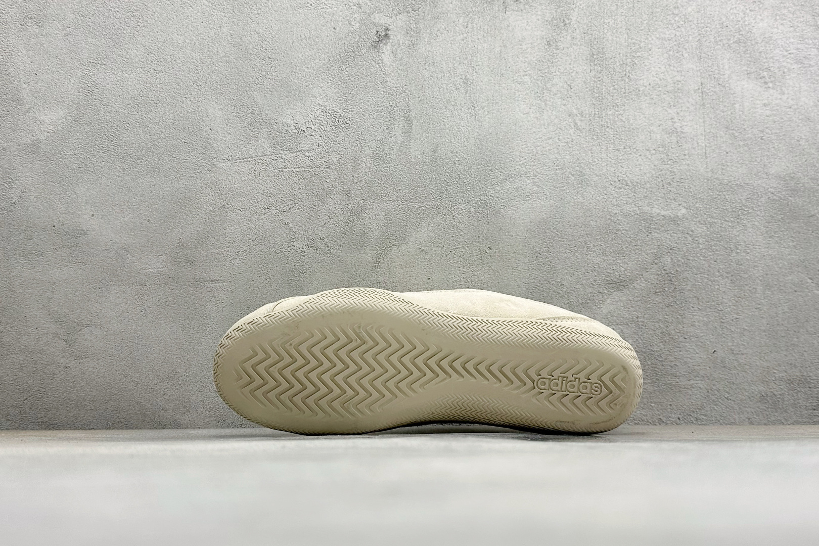 170 Adidas Urban Reverie 阿迪舒适时尚魔术贴防滑耐磨生活休闲鞋 KJ9092