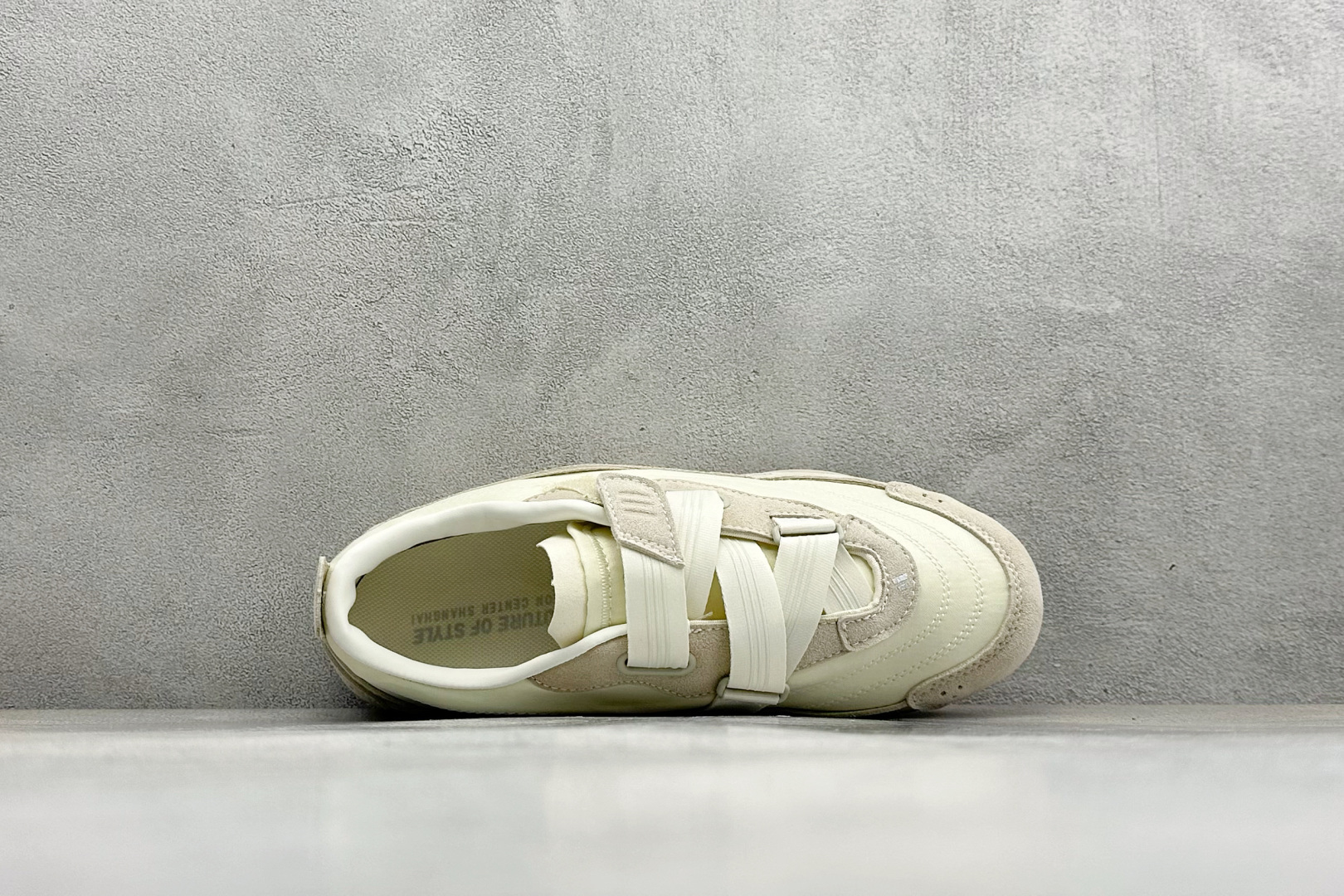 170 Adidas Urban Reverie 阿迪舒适时尚魔术贴防滑耐磨生活休闲鞋 KJ9092