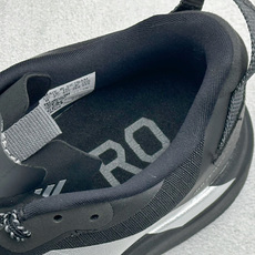 RS版Adidas Adizero Evo SL ATR M 阿迪超轻透气缓震跑鞋 整体外观造型与adi RS版Adidas Adizero Evo SL ATR M 阿迪超轻透气缓震跑鞋 整体外观造型与adi
