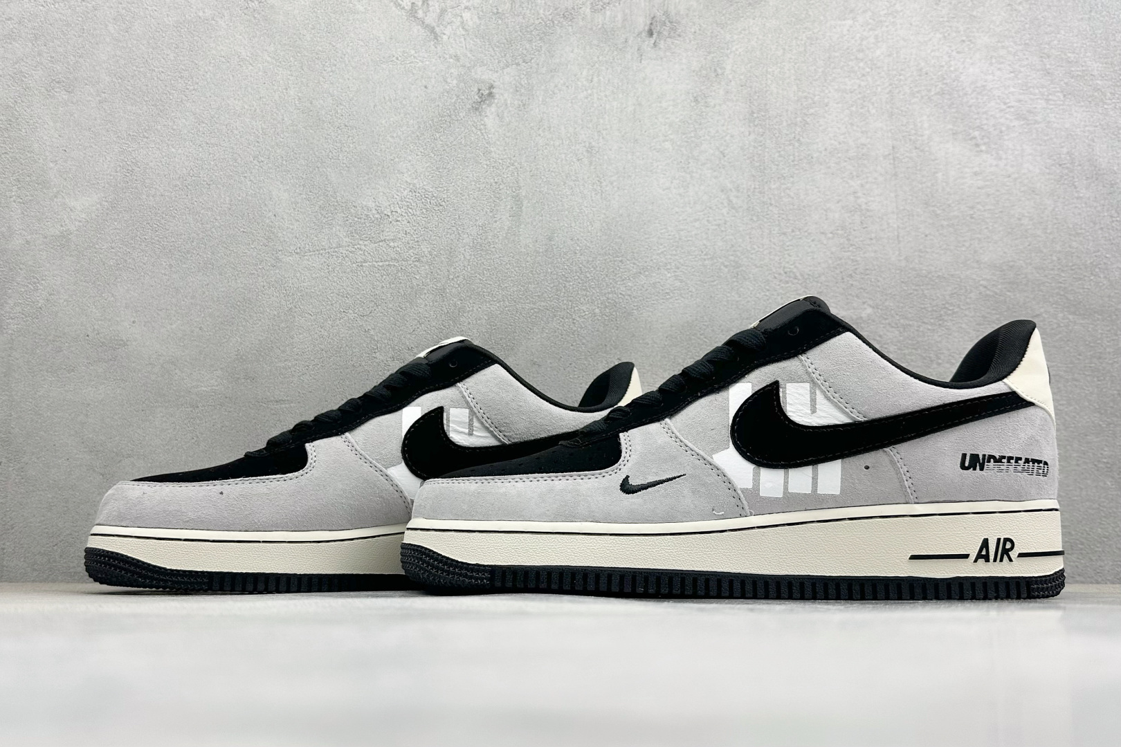 SC版Nike Air Force 1 x Undefeated 联名款 ”灰黑麂皮” FV3694-114-Top High Quatity Cheap Sneakers Fashion Clothing Clothes Bags handbags Shoes of all Brand wholesale With The best Quality And Beautiful Price from China Factory Chinese suppliers wholesaler seller SC版Nike Air Force 1 x Undefeated 联名款 ”灰黑麂皮” FV3694-114