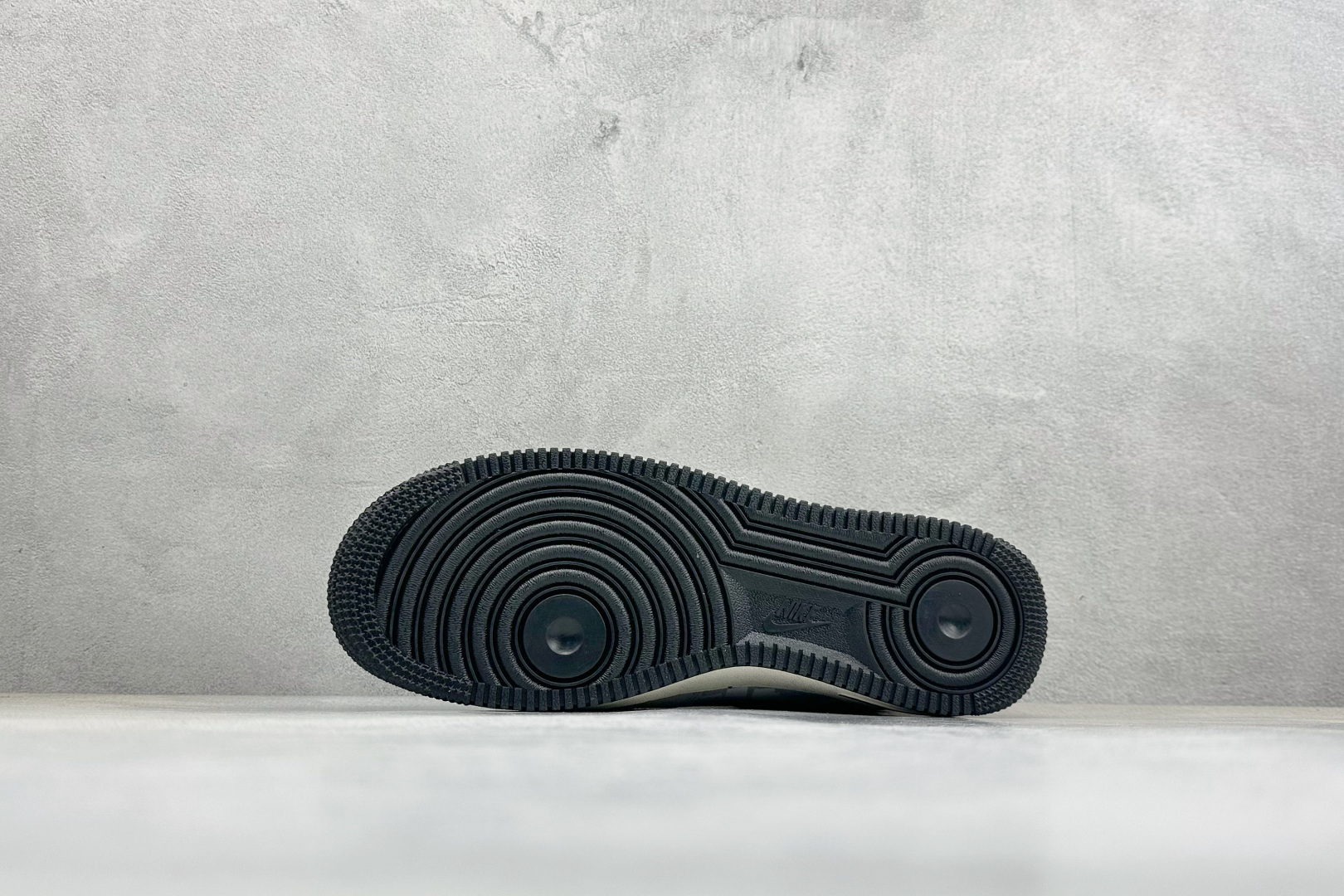 SC版Nike Air Force 1 x Undefeated 联名款 ”灰黑麂皮” FV3694-114-Top High Quatity Cheap Sneakers Fashion Clothing Clothes Bags handbags Shoes of all Brand wholesale With The best Quality And Beautiful Price from China Factory Chinese suppliers wholesaler seller SC版Nike Air Force 1 x Undefeated 联名款 ”灰黑麂皮” FV3694-114