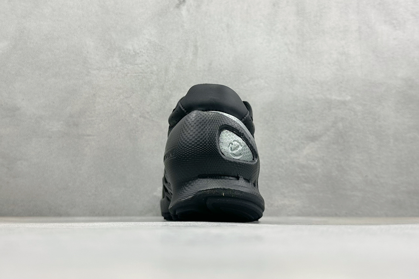 260 W1版Ecco/爱步 BIOM健步探索系列 户外防滑缓震运动登山徒步鞋 802874