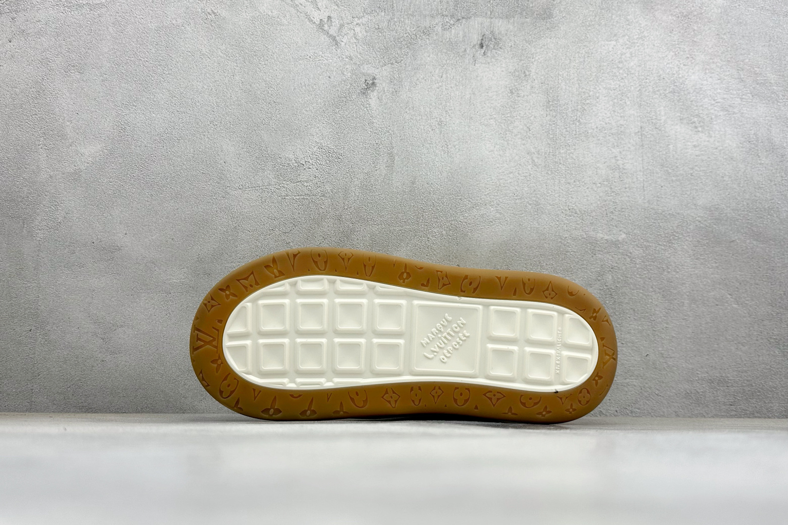 380 YS纯原LOUIS VUITTON Tilted系列 Tilted Low Sneakers系列低帮复古休闲运动板鞋-Chinese UA Cheap High Quatity Brand Clothes Bags handbags Sneakers wholesale wholesaler seller from China Factory suppliers Fashion Clothing Shoes best Quality Beautiful Price 380 YS纯原LOUIS VUITTON Tilted系列 Tilted Low Sneakers系列低帮复古休闲运动板鞋