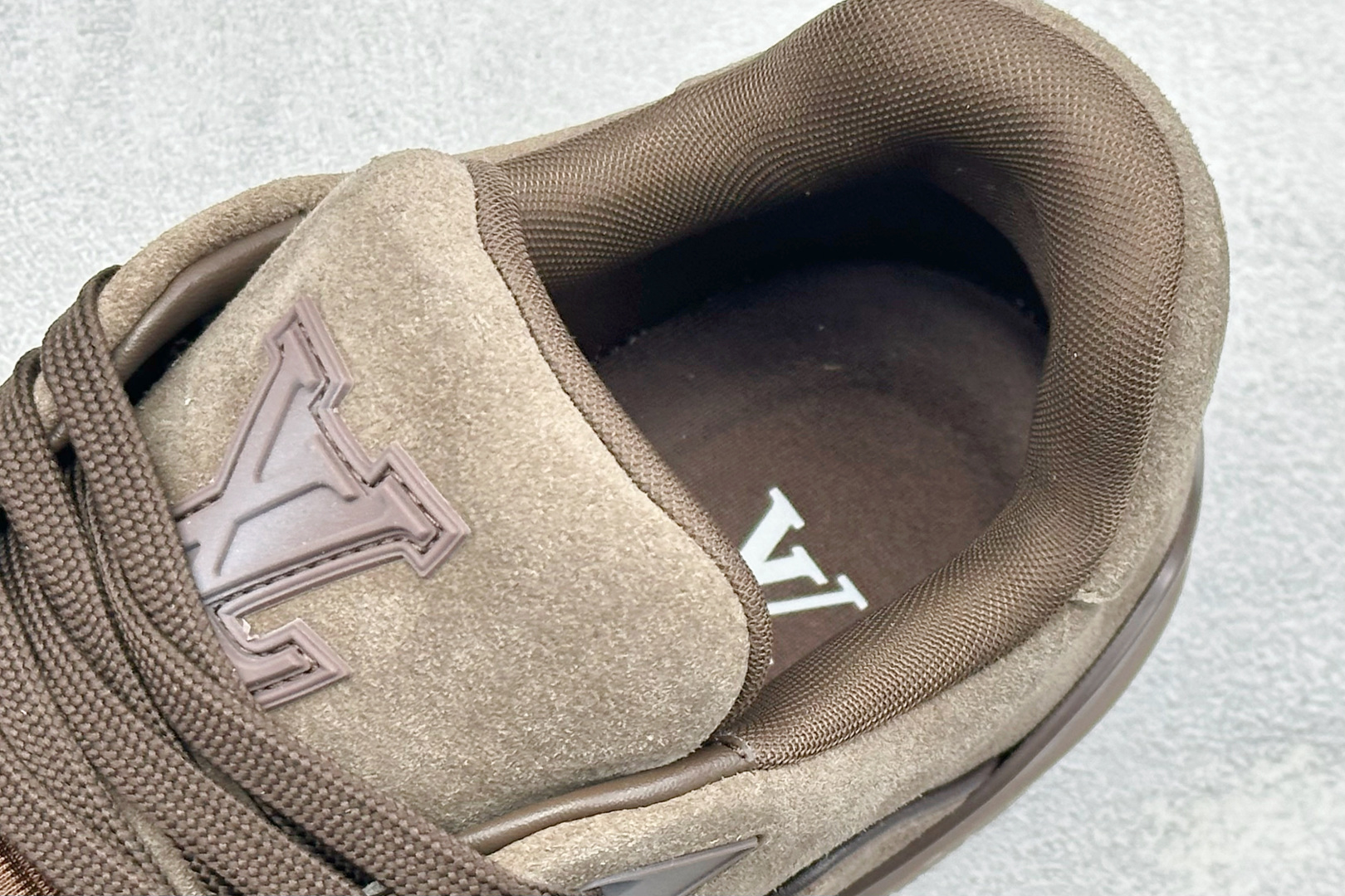 420 YS纯原LOUIS VUITTON 路易威登 LV Trainer 顶级原楦原纸版开模-Chinese UA Cheap High Quatity Brand Clothes Bags handbags Sneakers wholesale wholesaler seller from China Factory suppliers Fashion Clothing Shoes best Quality Beautiful Price 420 YS纯原LOUIS VUITTON 路易威登 LV Trainer 顶级原楦原纸版开模