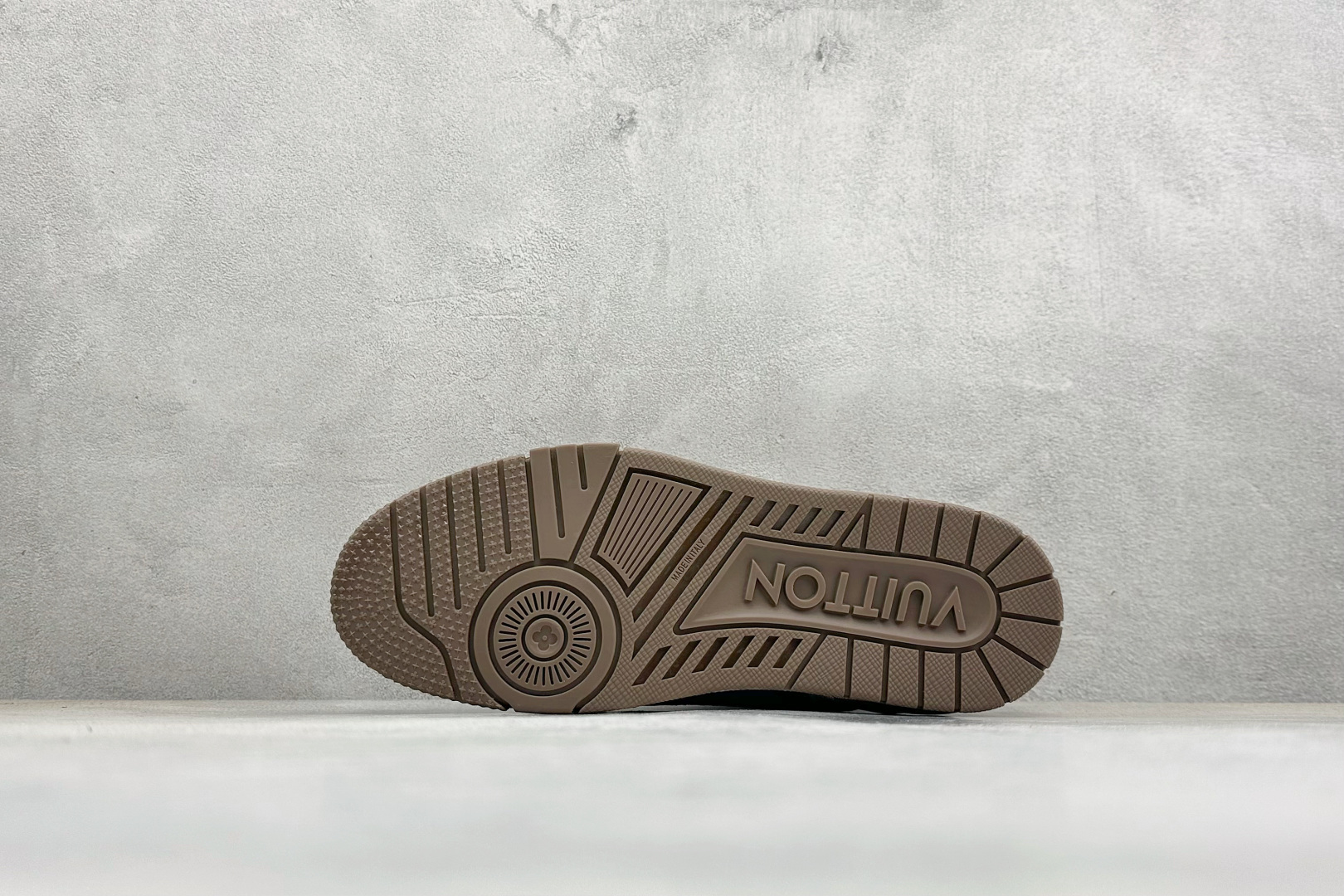 420 YS纯原LOUIS VUITTON 路易威登 LV Trainer 顶级原楦原纸版开模-Chinese UA Cheap High Quatity Brand Clothes Bags handbags Sneakers wholesale wholesaler seller from China Factory suppliers Fashion Clothing Shoes best Quality Beautiful Price 420 YS纯原LOUIS VUITTON 路易威登 LV Trainer 顶级原楦原纸版开模