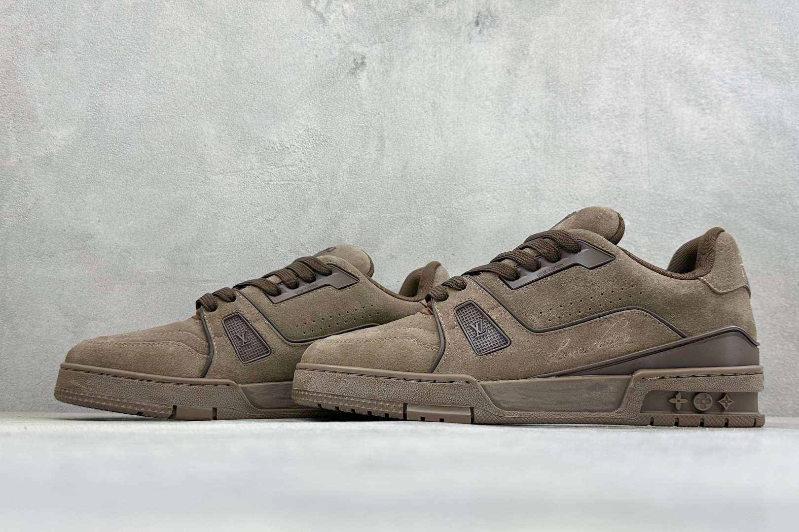 420 YS纯原LOUIS VUITTON 路易威登 LV Trainer 顶级原楦原纸版开模-Chinese UA Cheap High Quatity Brand Clothes Bags handbags Sneakers wholesale wholesaler seller from China Factory suppliers Fashion Clothing Shoes best Quality Beautiful Price 420 YS纯原LOUIS VUITTON 路易威登 LV Trainer 顶级原楦原纸版开模