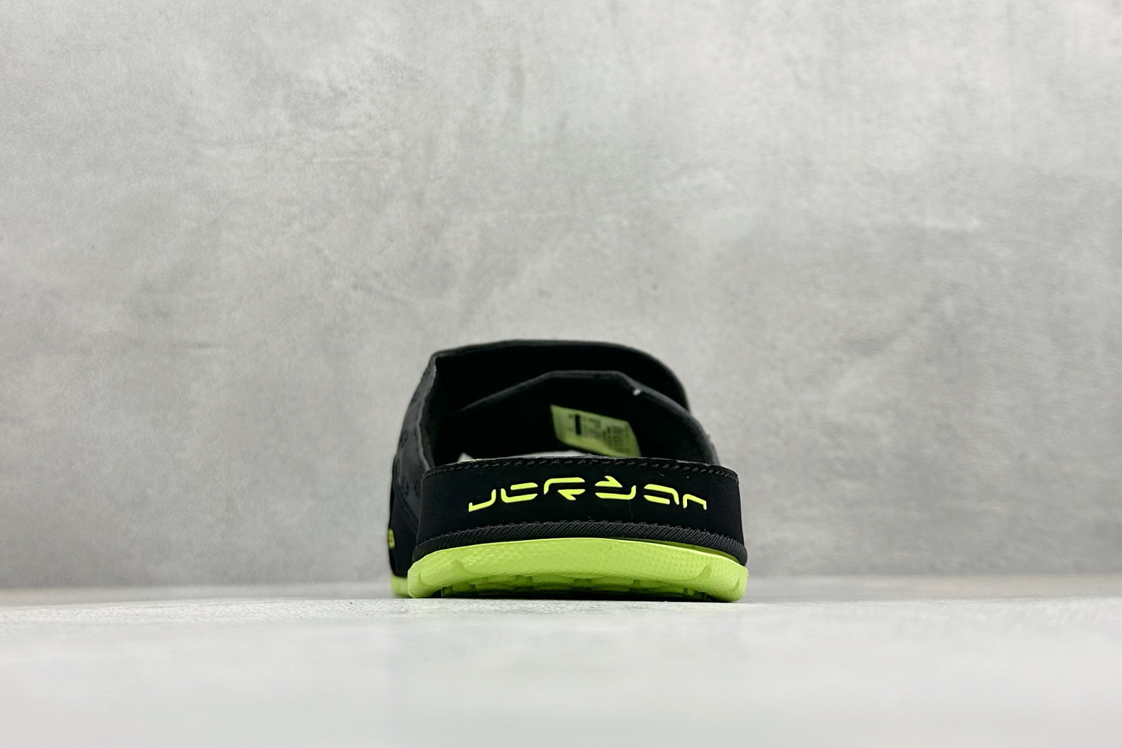 JORDAN HYDRO XIII RETRO AJ13 舒适透气防滑魔术贴一字拖鞋 684915-025-Top High Quatity Cheap Sneakers Fashion Clothing Clothes Bags handbags Shoes of all Brand wholesale With The best Quality And Beautiful Price from China Factory Chinese suppliers wholesaler seller JORDAN HYDRO XIII RETRO AJ13 舒适透气防滑魔术贴一字拖鞋 684915-025
