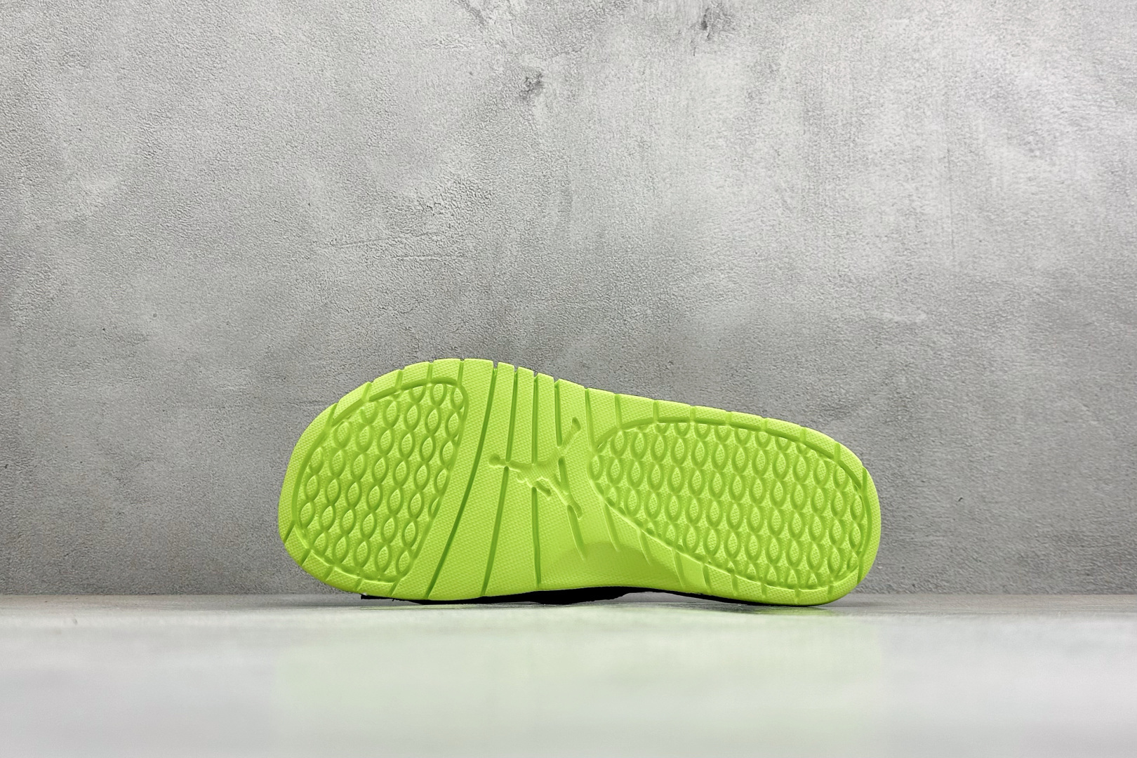 JORDAN HYDRO XIII RETRO AJ13 舒适透气防滑魔术贴一字拖鞋 684915-025-Top High Quatity Cheap Sneakers Fashion Clothing Clothes Bags handbags Shoes of all Brand wholesale With The best Quality And Beautiful Price from China Factory Chinese suppliers wholesaler seller JORDAN HYDRO XIII RETRO AJ13 舒适透气防滑魔术贴一字拖鞋 684915-025