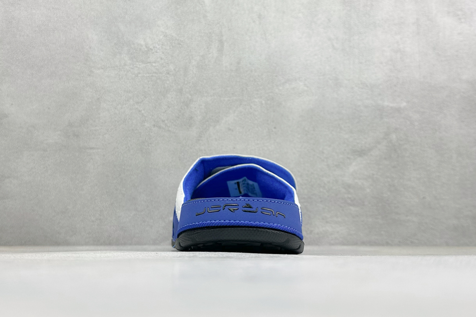 JORDAN HYDRO XIII RETRO AJ13 舒适透气防滑魔术贴一字拖鞋 684915-102-Top High Quatity Cheap Sneakers Fashion Clothing Clothes Bags handbags Shoes of all Brand wholesale With The best Quality And Beautiful Price from China Factory Chinese suppliers wholesaler seller JORDAN HYDRO XIII RETRO AJ13 舒适透气防滑魔术贴一字拖鞋 684915-102