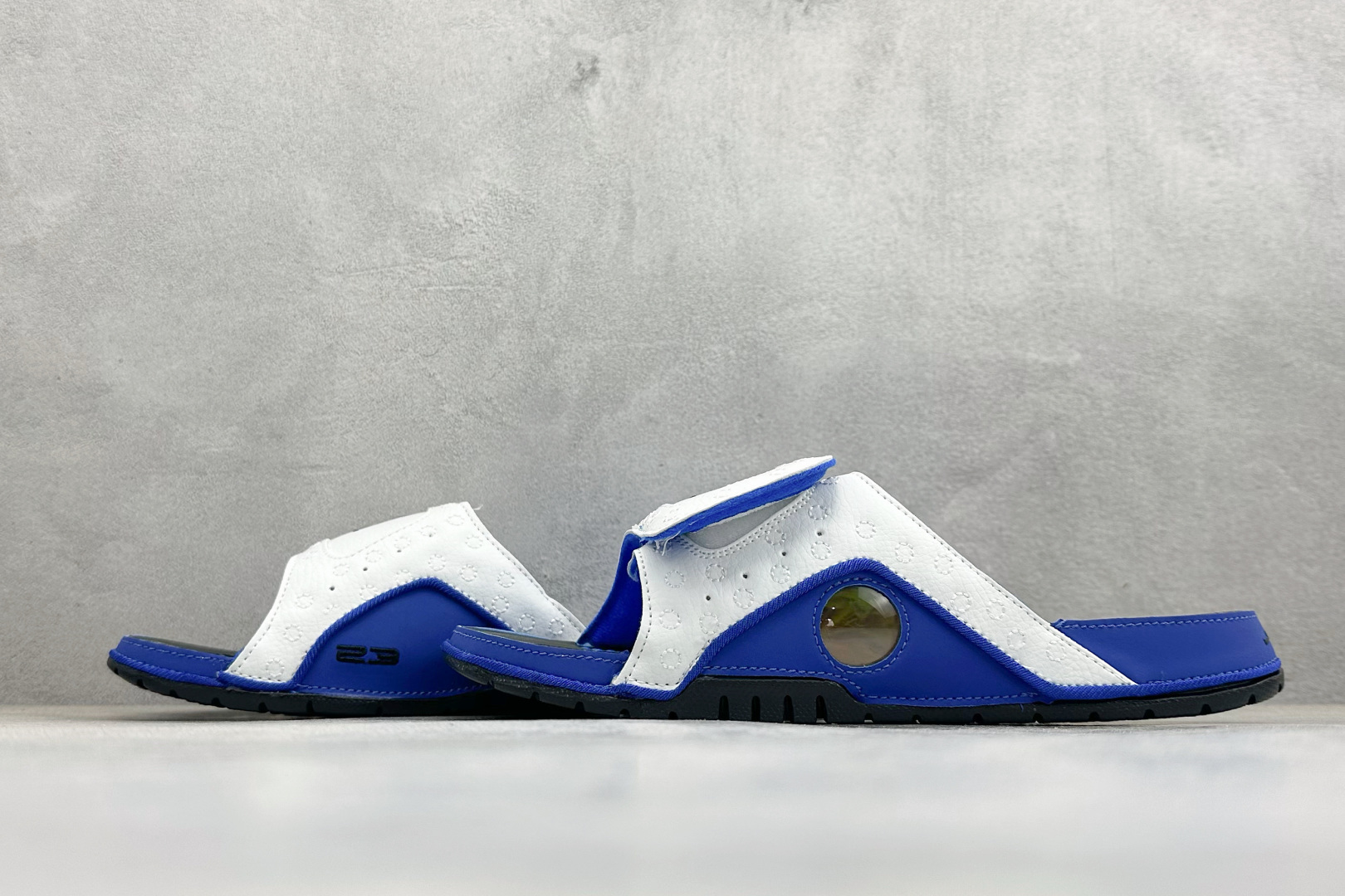 JORDAN HYDRO XIII RETRO AJ13 舒适透气防滑魔术贴一字拖鞋 684915-102-Top High Quatity Cheap Sneakers Fashion Clothing Clothes Bags handbags Shoes of all Brand wholesale With The best Quality And Beautiful Price from China Factory Chinese suppliers wholesaler seller JORDAN HYDRO XIII RETRO AJ13 舒适透气防滑魔术贴一字拖鞋 684915-102
