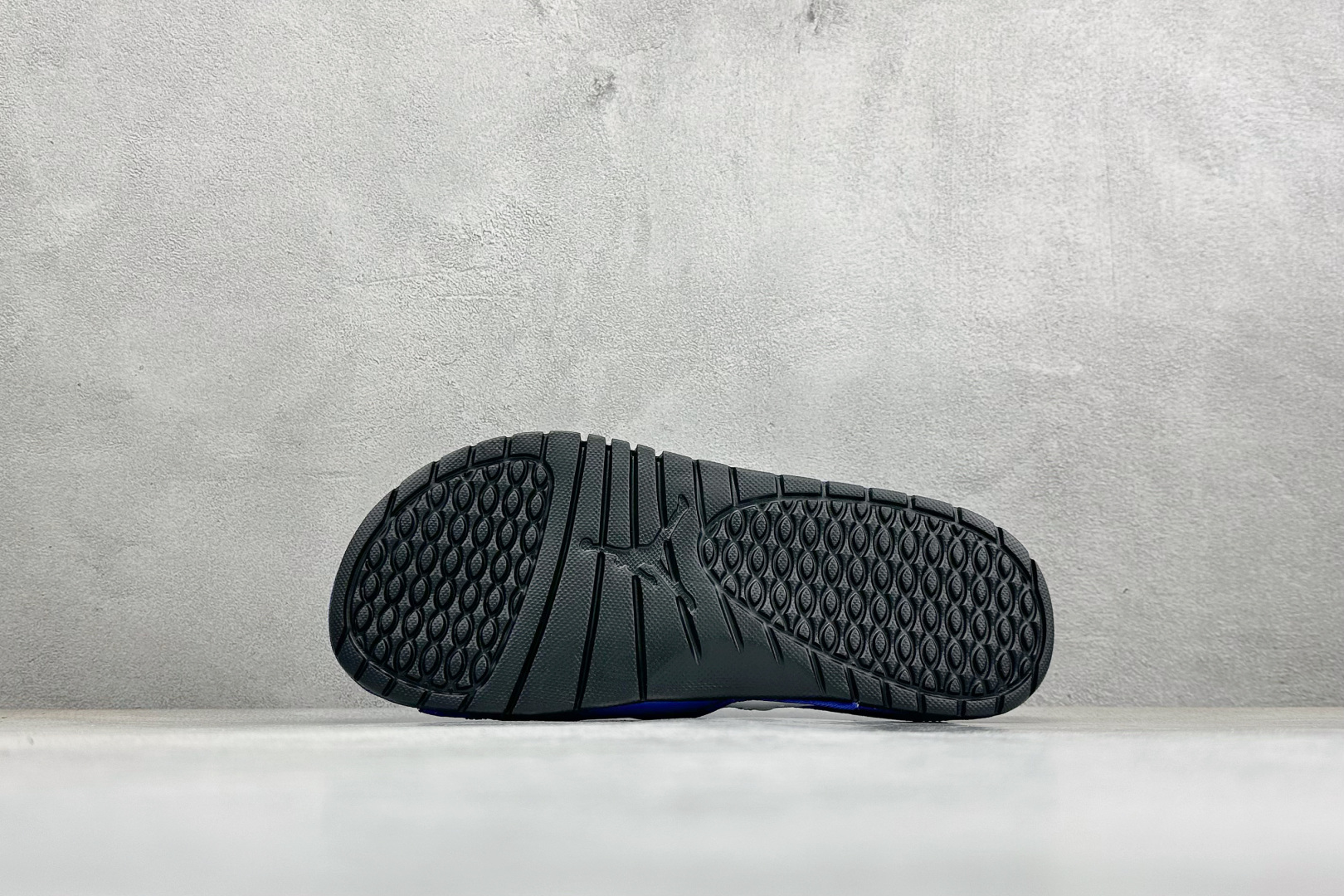 JORDAN HYDRO XIII RETRO AJ13 舒适透气防滑魔术贴一字拖鞋 684915-102-Top High Quatity Cheap Sneakers Fashion Clothing Clothes Bags handbags Shoes of all Brand wholesale With The best Quality And Beautiful Price from China Factory Chinese suppliers wholesaler seller JORDAN HYDRO XIII RETRO AJ13 舒适透气防滑魔术贴一字拖鞋 684915-102