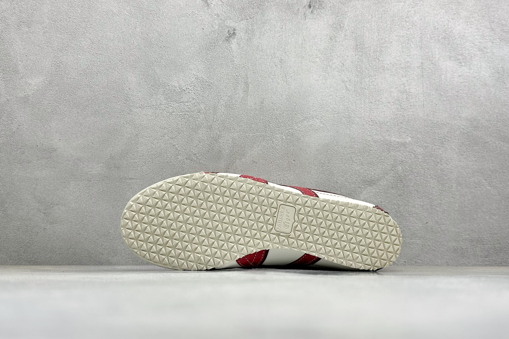 160 鬼冢虎 Onitsuka Tiger Mexico 66 Paraty 百搭单品板鞋 1183C391-100