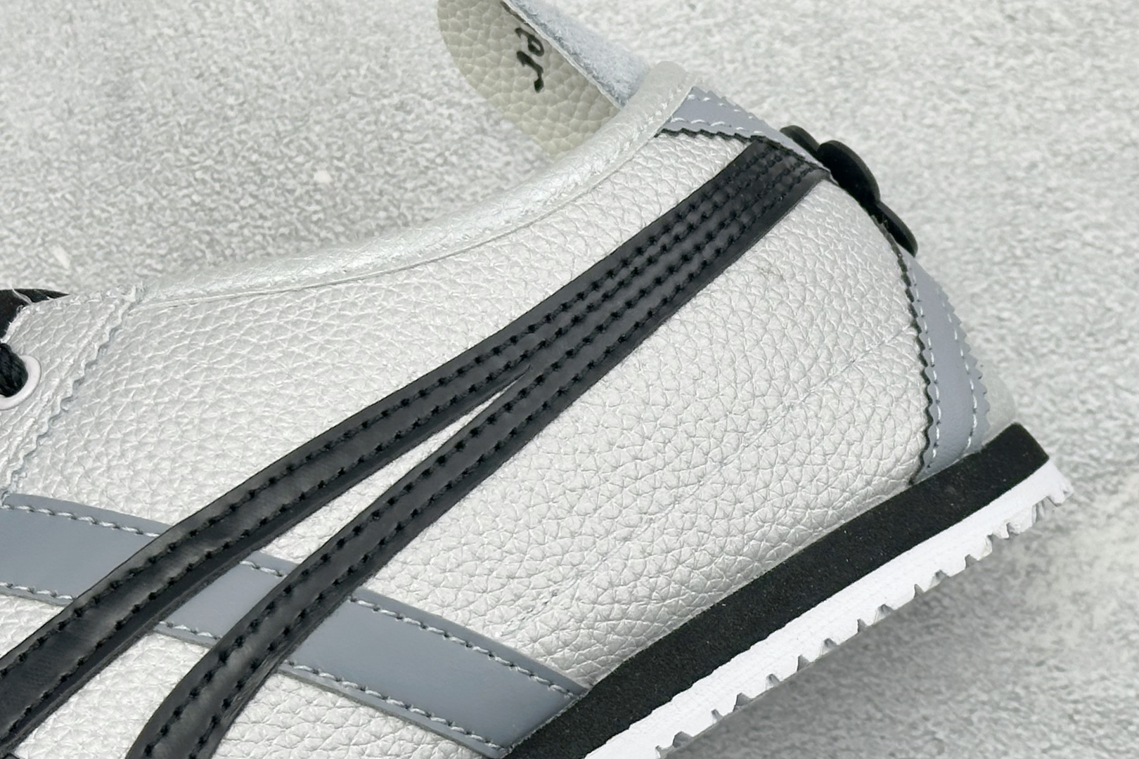 160 鬼冢虎 Onitsuka Tiger Mexico 66 Paraty 百搭单品板鞋 1183B493-100