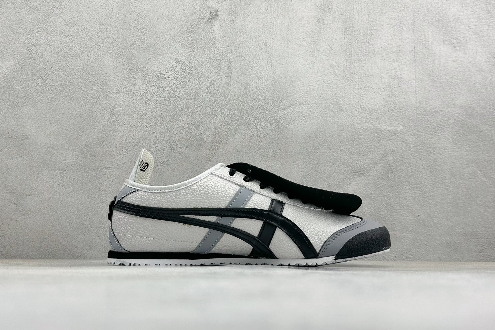 160 鬼冢虎 Onitsuka Tiger Mexico 66 Paraty 百搭单品板鞋 1183B493-100