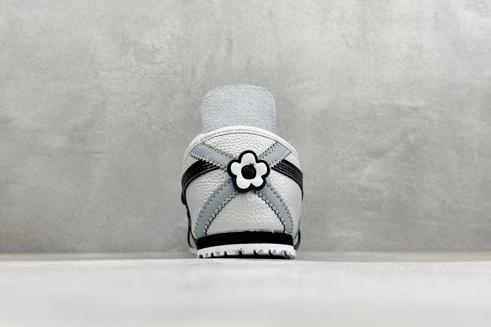 160 鬼冢虎 Onitsuka Tiger Mexico 66 Paraty 百搭单品板鞋 1183B493-100