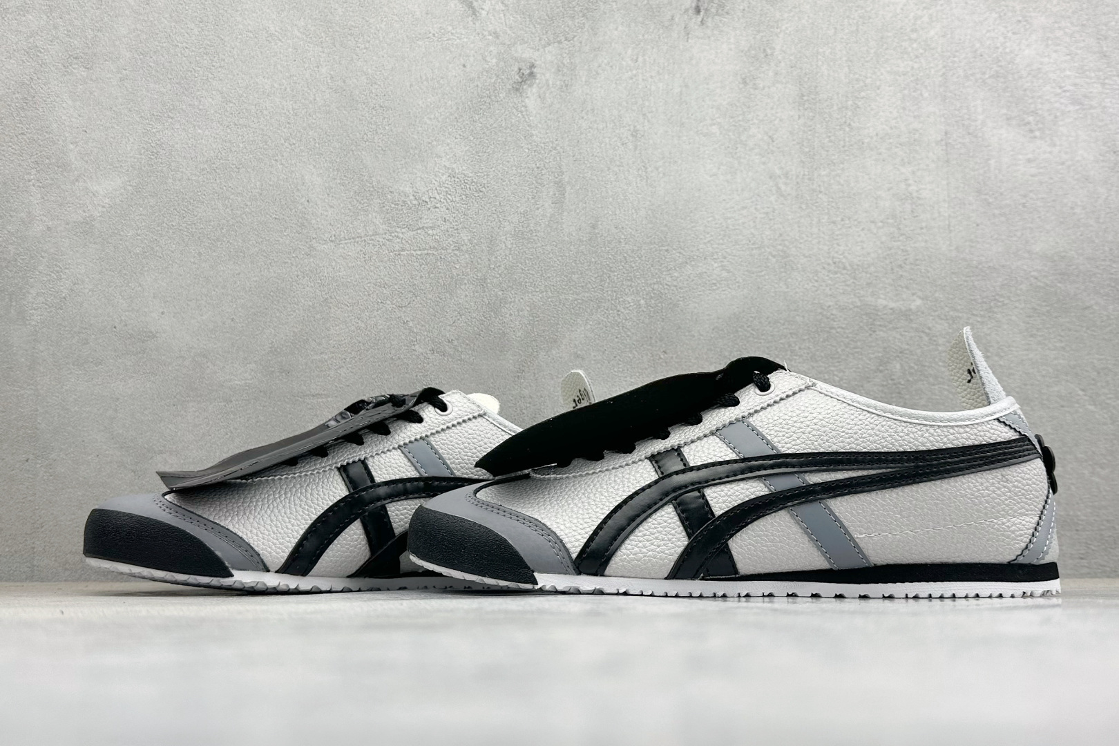160 鬼冢虎 Onitsuka Tiger Mexico 66 Paraty 百搭单品板鞋 1183B493-100