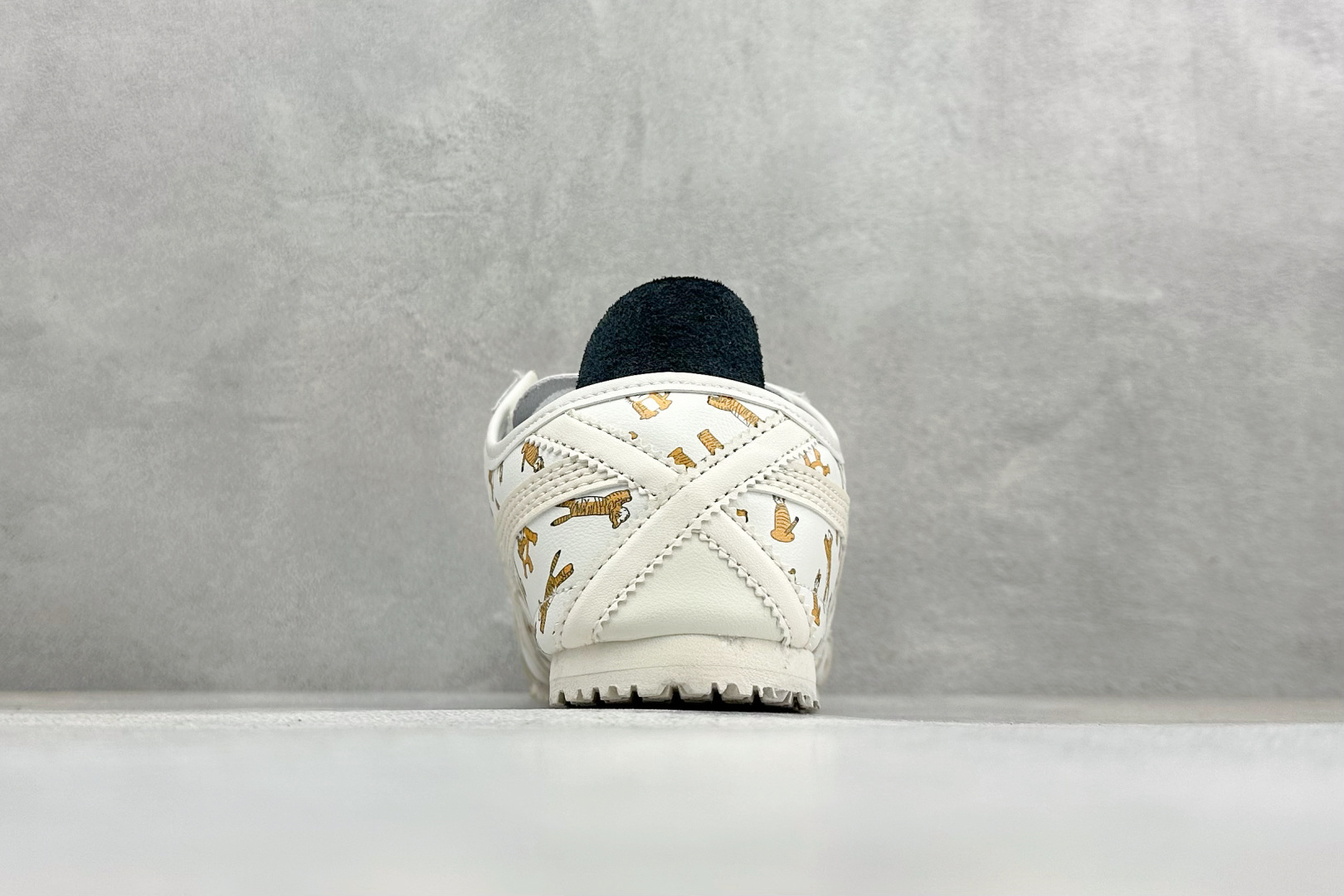 160 鬼冢虎 Onitsuka Tiger Mexico 66 Paraty 百搭单品板鞋 1183B785-100-Chinese UA Cheap High Quatity Brand Clothes Bags handbags Sneakers wholesale wholesaler seller from China Factory suppliers Fashion Clothing Shoes best Quality Beautiful Price 160 鬼冢虎 Onitsuka Tiger Mexico 66 Paraty 百搭单品板鞋 1183B785-100