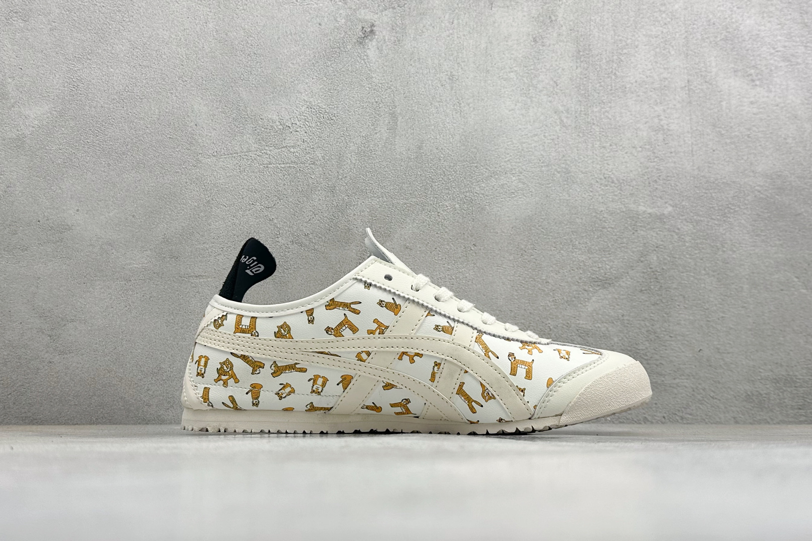 160 鬼冢虎 Onitsuka Tiger Mexico 66 Paraty 百搭单品板鞋 1183B785-100-Chinese UA Cheap High Quatity Brand Clothes Bags handbags Sneakers wholesale wholesaler seller from China Factory suppliers Fashion Clothing Shoes best Quality Beautiful Price 160 鬼冢虎 Onitsuka Tiger Mexico 66 Paraty 百搭单品板鞋 1183B785-100