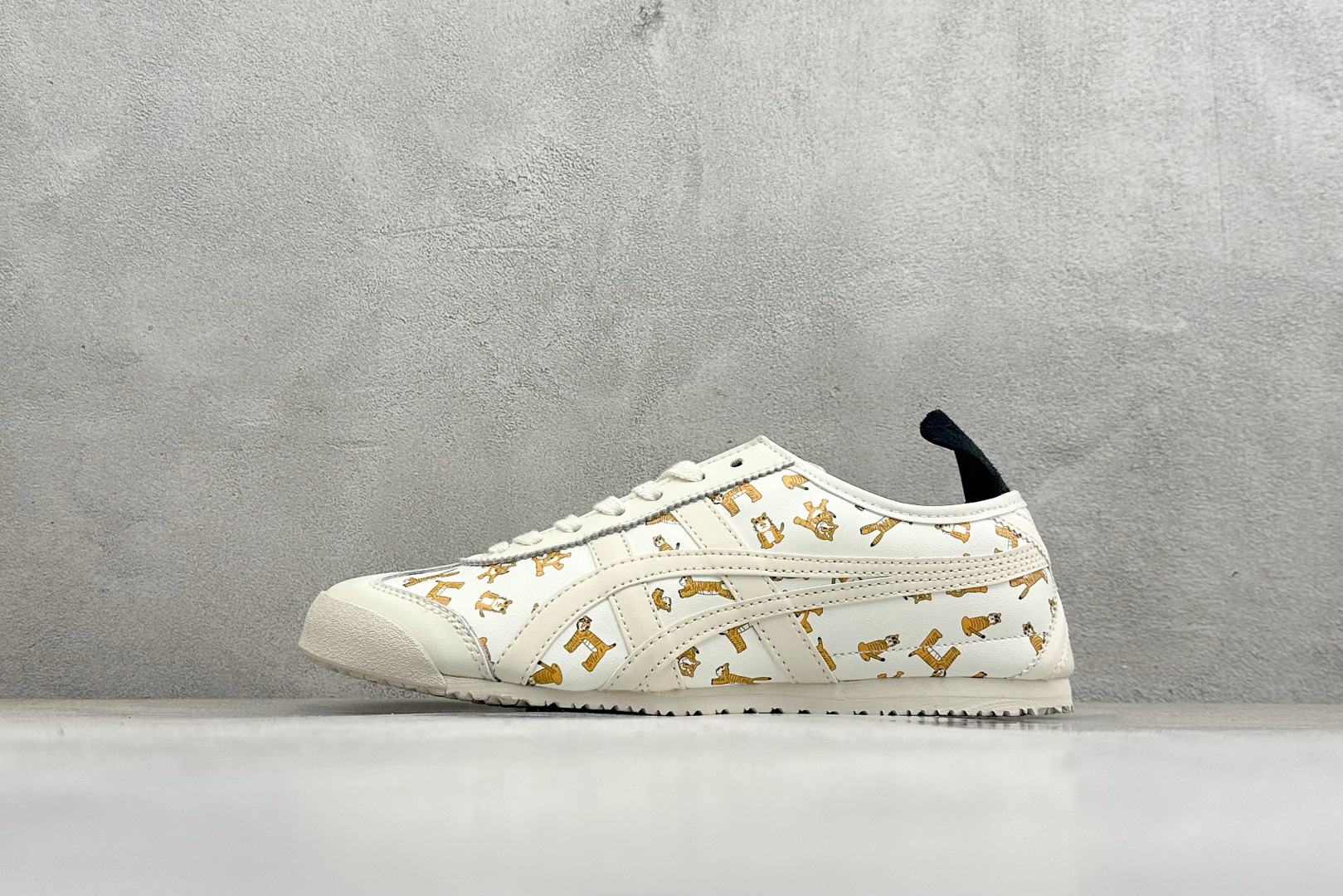 160 鬼冢虎 Onitsuka Tiger Mexico 66 Paraty 百搭单品板鞋 1183B785-100-Chinese UA Cheap High Quatity Brand Clothes Bags handbags Sneakers wholesale wholesaler seller from China Factory suppliers Fashion Clothing Shoes best Quality Beautiful Price 160 鬼冢虎 Onitsuka Tiger Mexico 66 Paraty 百搭单品板鞋 1183B785-100
