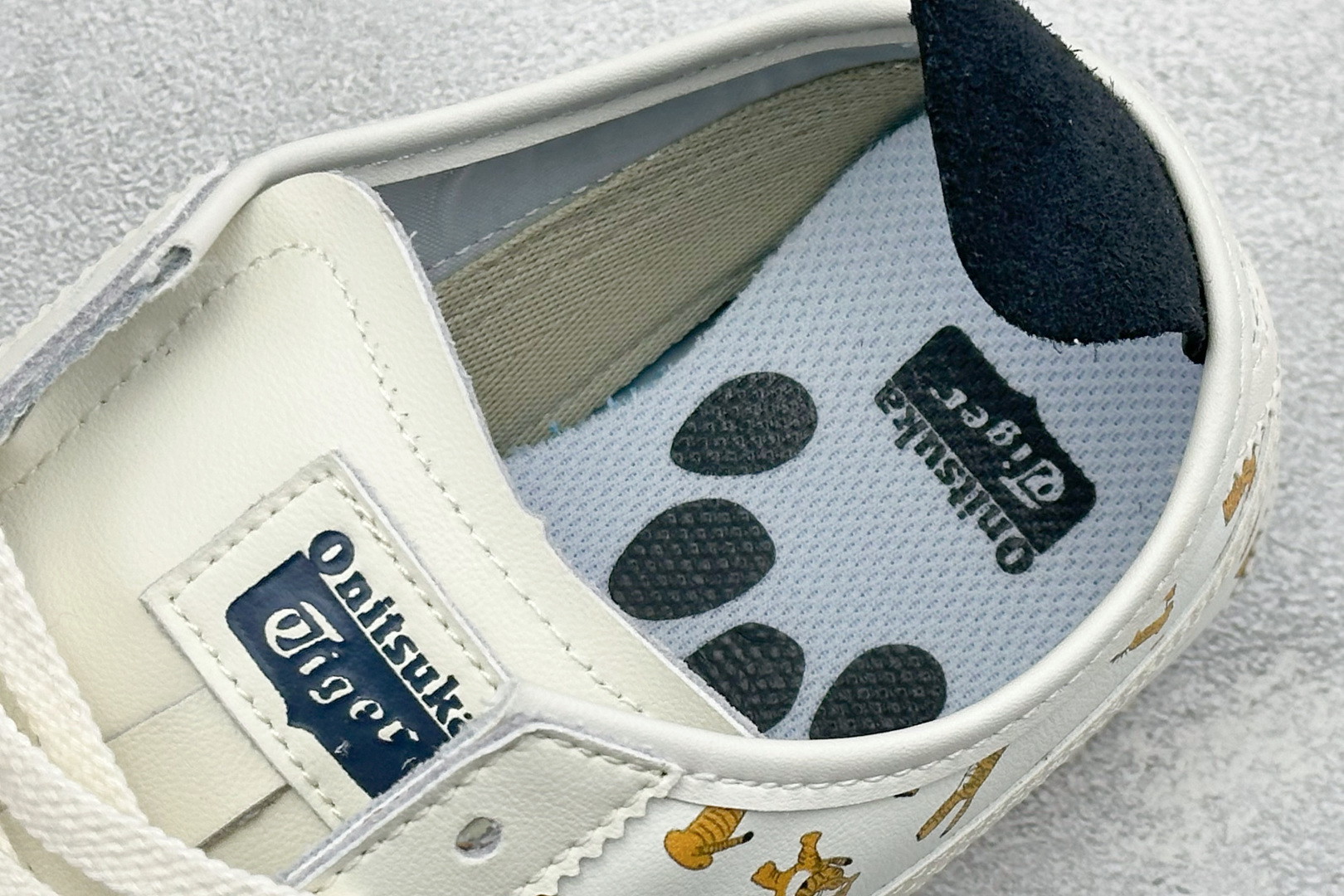 160 鬼冢虎 Onitsuka Tiger Mexico 66 Paraty 百搭单品板鞋 1183B785-100-Chinese UA Cheap High Quatity Brand Clothes Bags handbags Sneakers wholesale wholesaler seller from China Factory suppliers Fashion Clothing Shoes best Quality Beautiful Price 160 鬼冢虎 Onitsuka Tiger Mexico 66 Paraty 百搭单品板鞋 1183B785-100