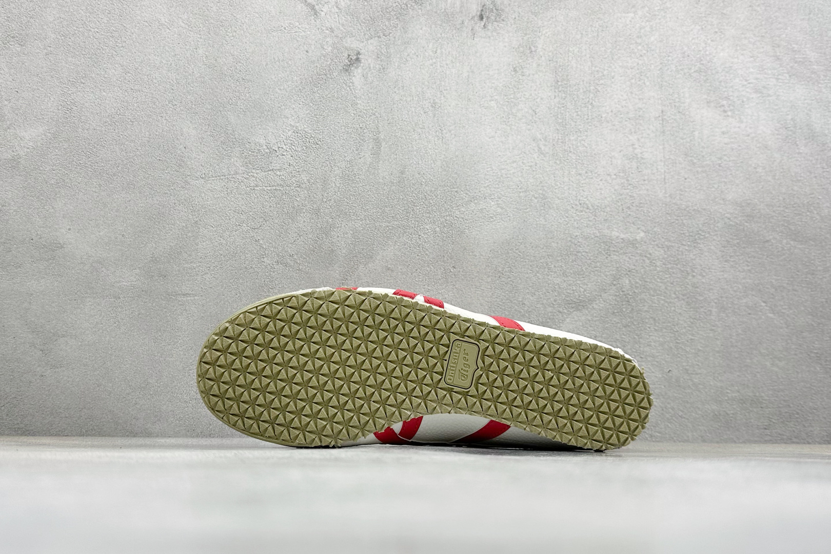 160 鬼冢虎 Onitsuka Tiger Mexico 66 Paraty 百搭单品板鞋 1183C216-100-Chinese UA Cheap High Quatity Brand Clothes Bags handbags Sneakers wholesale wholesaler seller from China Factory suppliers Fashion Clothing Shoes best Quality Beautiful Price 160 鬼冢虎 Onitsuka Tiger Mexico 66 Paraty 百搭单品板鞋 1183C216-100