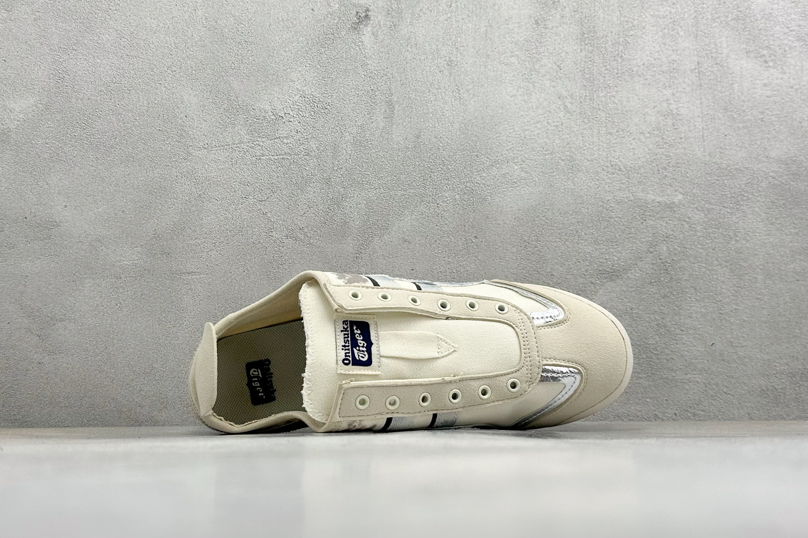 160 鬼冢虎 Onitsuka Tiger Mexico 66 Paraty 百搭单品板鞋 1183A360-205-Chinese UA Cheap High Quatity Brand Clothes Bags handbags Sneakers wholesale wholesaler seller from China Factory suppliers Fashion Clothing Shoes best Quality Beautiful Price 160 鬼冢虎 Onitsuka Tiger Mexico 66 Paraty 百搭单品板鞋 1183A360-205