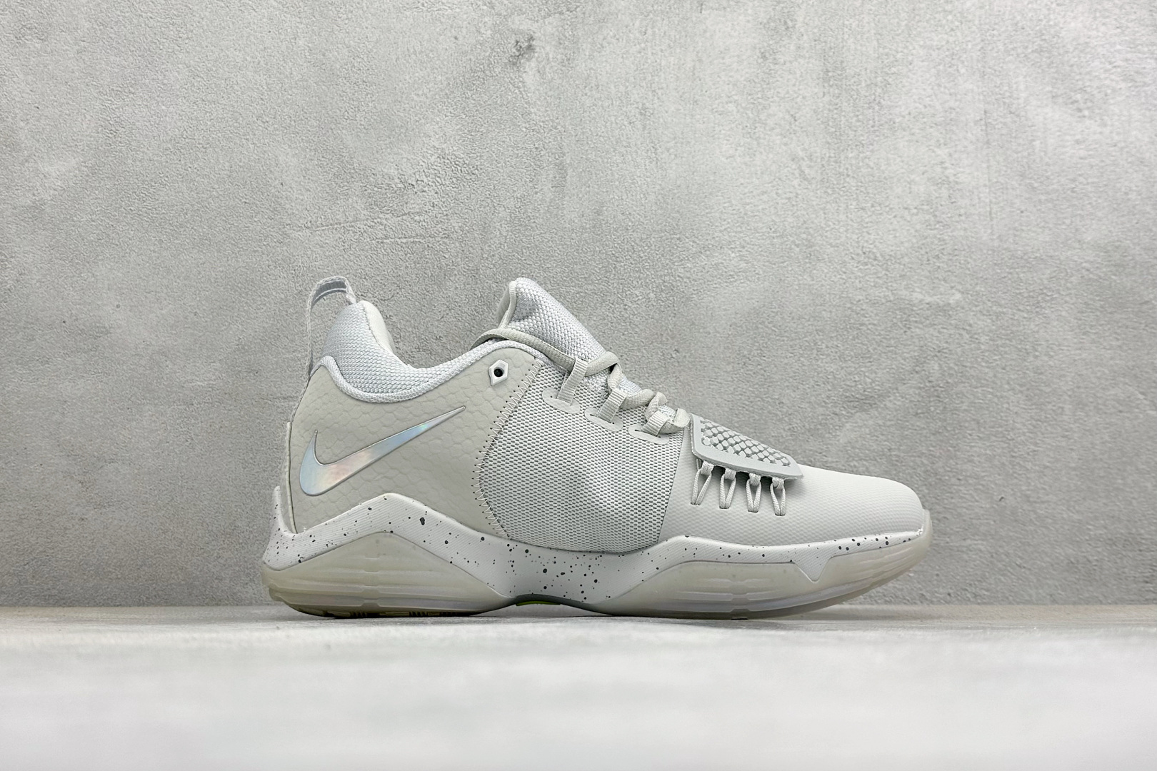 NK Paul George PG1 保罗乔治一代签名篮球鞋 728223-002-Top High Quatity Cheap Sneakers Fashion Clothing Clothes Bags handbags Shoes of all Brand wholesale With The best Quality And Beautiful Price from China Factory Chinese suppliers wholesaler seller NK Paul George PG1 保罗乔治一代签名篮球鞋 728223-002
