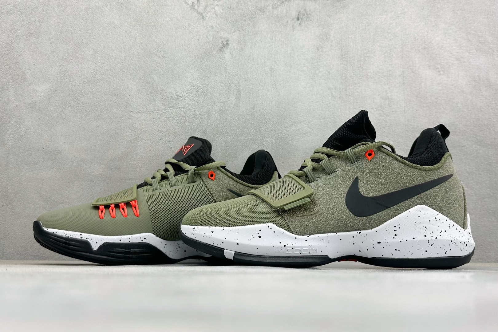 NK Paul George PG1 保罗乔治一代签名篮球鞋 911082-099-Top High Quatity Cheap Sneakers Fashion Clothing Clothes Bags handbags Shoes of all Brand wholesale With The best Quality And Beautiful Price from China Factory Chinese suppliers wholesaler seller NK Paul George PG1 保罗乔治一代签名篮球鞋 911082-099
