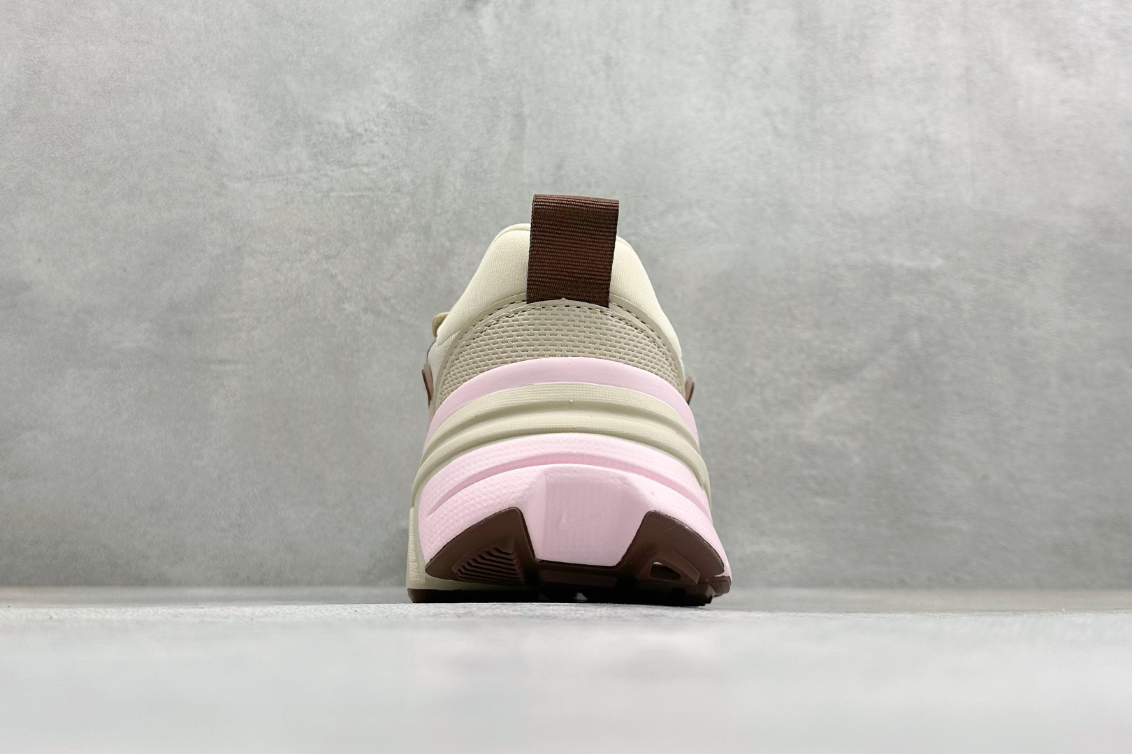 Nike V2K Run 减震防滑复古低帮跑步鞋 FD0736-115-Top High Quatity Cheap Sneakers Fashion Clothing Clothes Bags handbags Shoes of all Brand wholesale With The best Quality And Beautiful Price from China Factory Chinese suppliers wholesaler seller Nike V2K Run 减震防滑复古低帮跑步鞋 FD0736-115