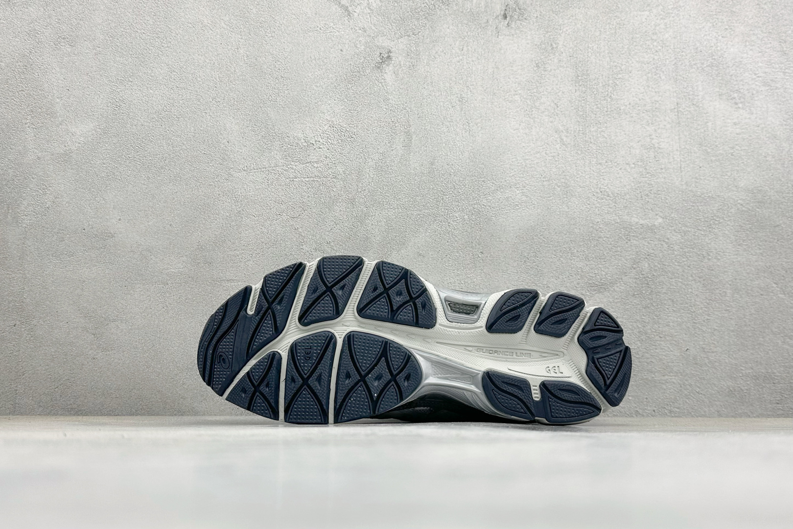 180 ASICS/亚瑟士GEL-N透气网眼鞋面配合部分合成革材质 1203A383-025