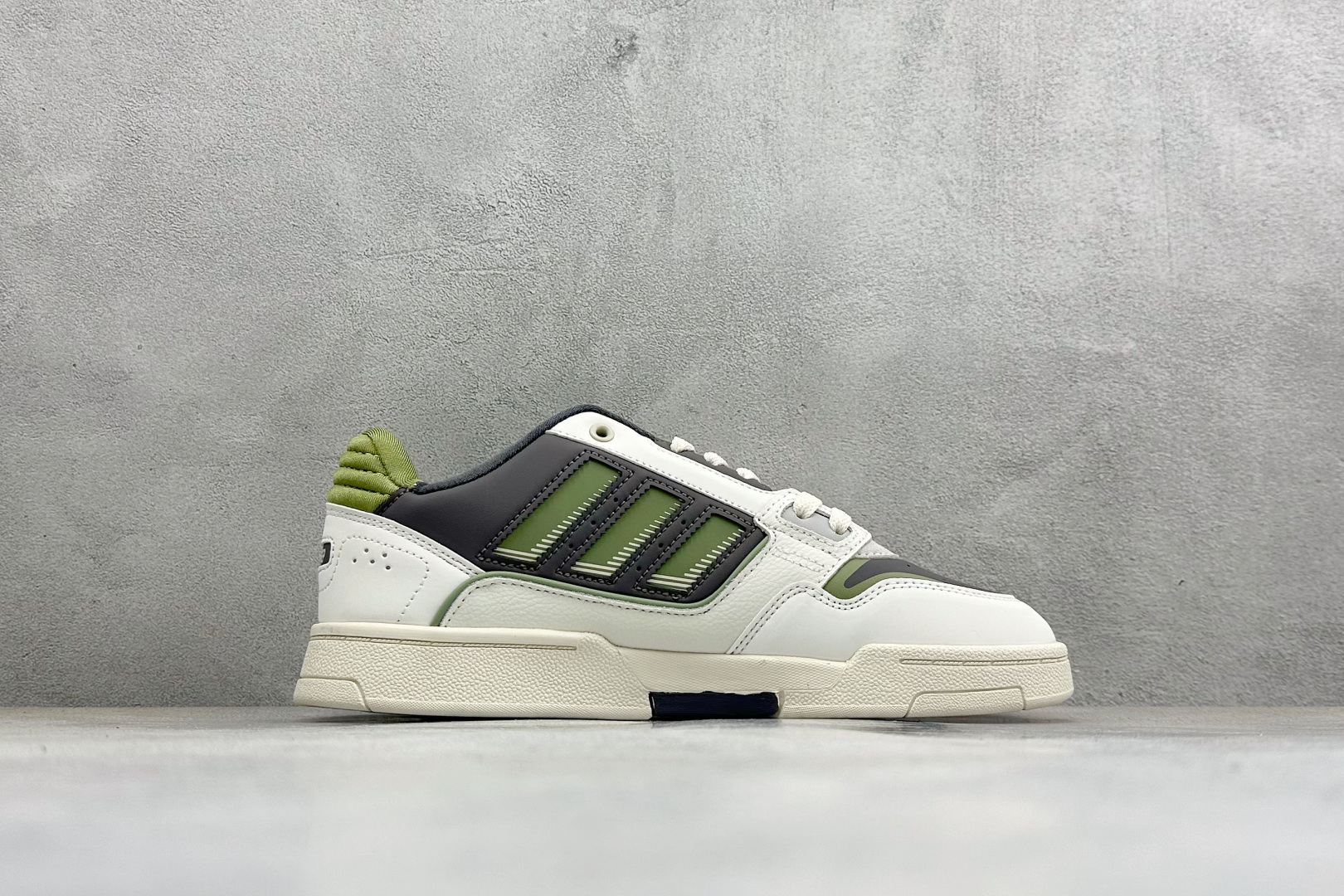 170 Adidas DROP STEP LOW 2.0 低帮百搭潮流休闲运动板鞋 JP9209-Chinese UA Cheap High Quatity Brand Clothes Bags handbags Sneakers wholesale wholesaler seller from China Factory suppliers Fashion Clothing Shoes best Quality Beautiful Price 170 Adidas DROP STEP LOW 2.0 低帮百搭潮流休闲运动板鞋 JP9209