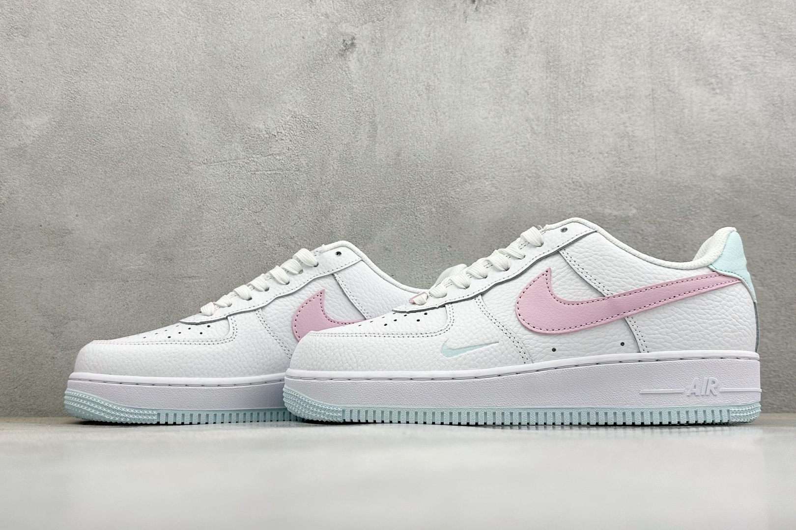 Nike Air Force 1 07 low空军一号板鞋 白粉 IH0640-151-Top High Quatity Cheap Sneakers Fashion Clothing Clothes Bags handbags Shoes of all Brand wholesale With The best Quality And Beautiful Price from China Factory Chinese suppliers wholesaler seller Nike Air Force 1 07 low空军一号板鞋 白粉 IH0640-151