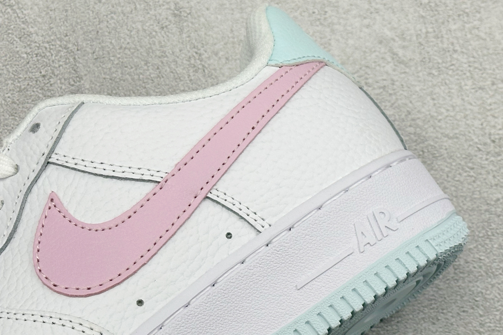 Nike Air Force 1 07 low空军一号板鞋 白粉 IH0640-151-Top High Quatity Cheap Sneakers Fashion Clothing Clothes Bags handbags Shoes of all Brand wholesale With The best Quality And Beautiful Price from China Factory Chinese suppliers wholesaler seller Nike Air Force 1 07 low空军一号板鞋 白粉 IH0640-151